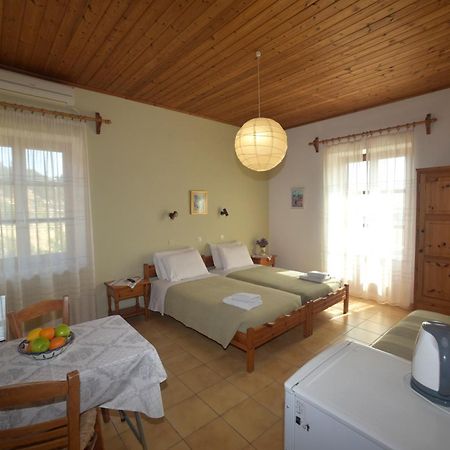 Evanthia Toroz Rooms & Studios Mithimna Extérieur photo